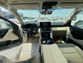 Toyota Land Cruiser GXR MID