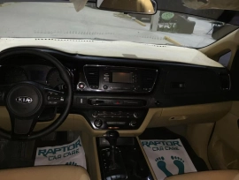 Kia Carnival EX