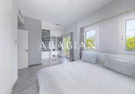 Exclusive | Full Lake View | Fully Upgraded