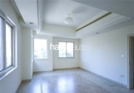 Park Backing C1 | Walking Distance to Els Club