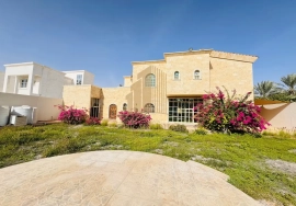 Classic Star Villa | Huge Yard | Prime Location