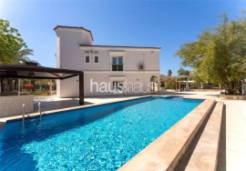 Large Corner Plot | Perfect for Renovation