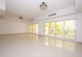 Large Townhouse | Rooftop Access