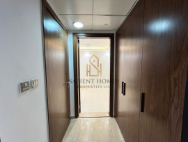 Vacant ! Beach Access ! Private Garage !