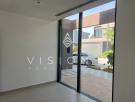 Discover Comfort: Stylish 2-Bedroom Townhouse 