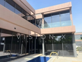 Discover Comfort: Stylish 2-Bedroom Townhouse 